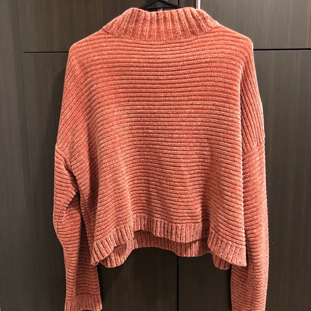 Pink/peach lose turtleneck